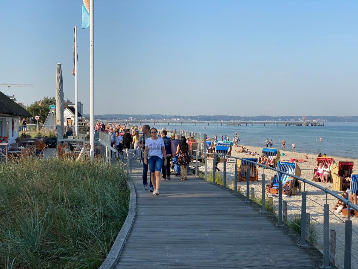 Studio Mit Panorama-Meerblick Und Direkter Strandlage In Scharbeutz Kültér fotó